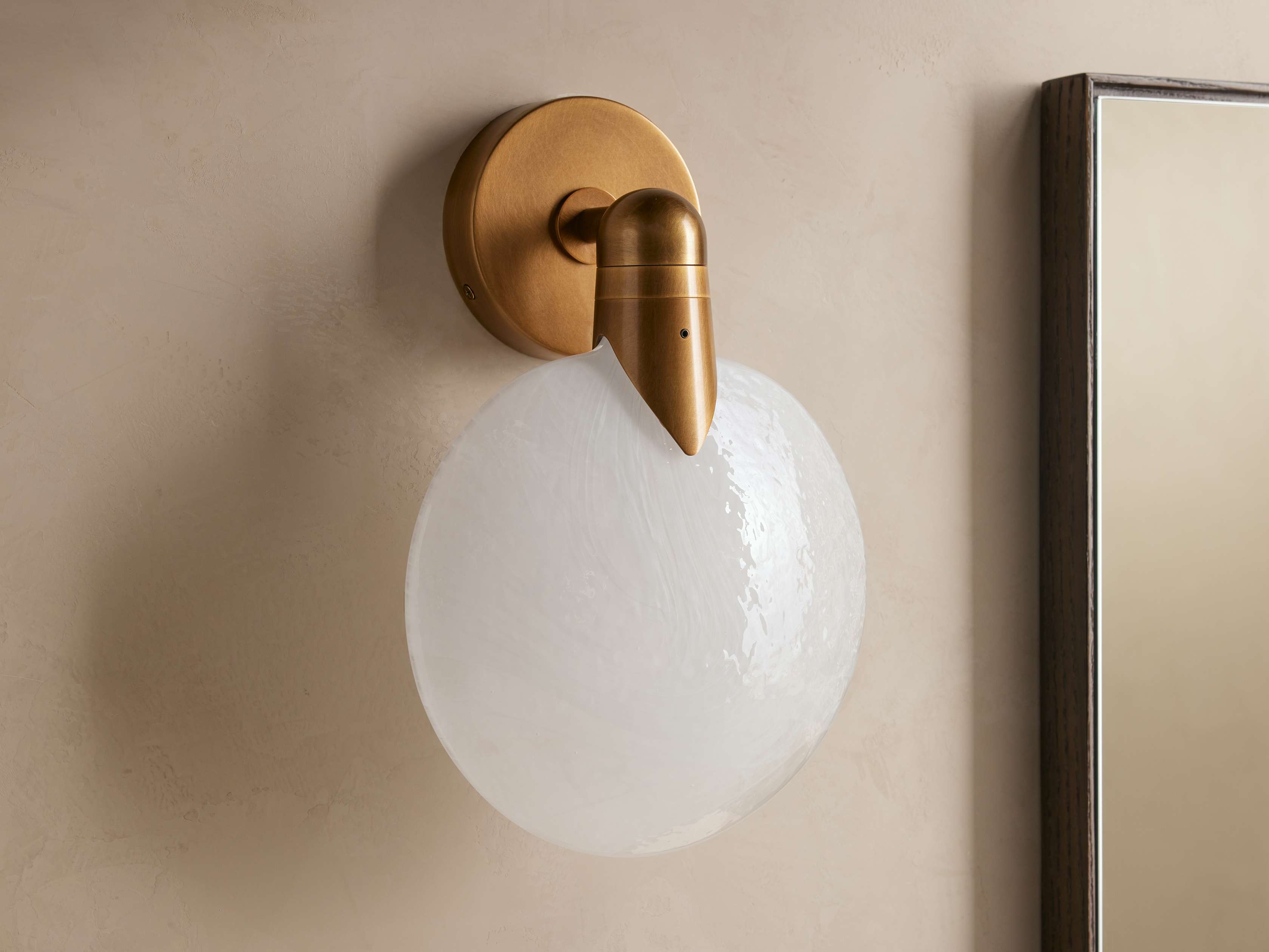 Lyla Sconce - Zonesus