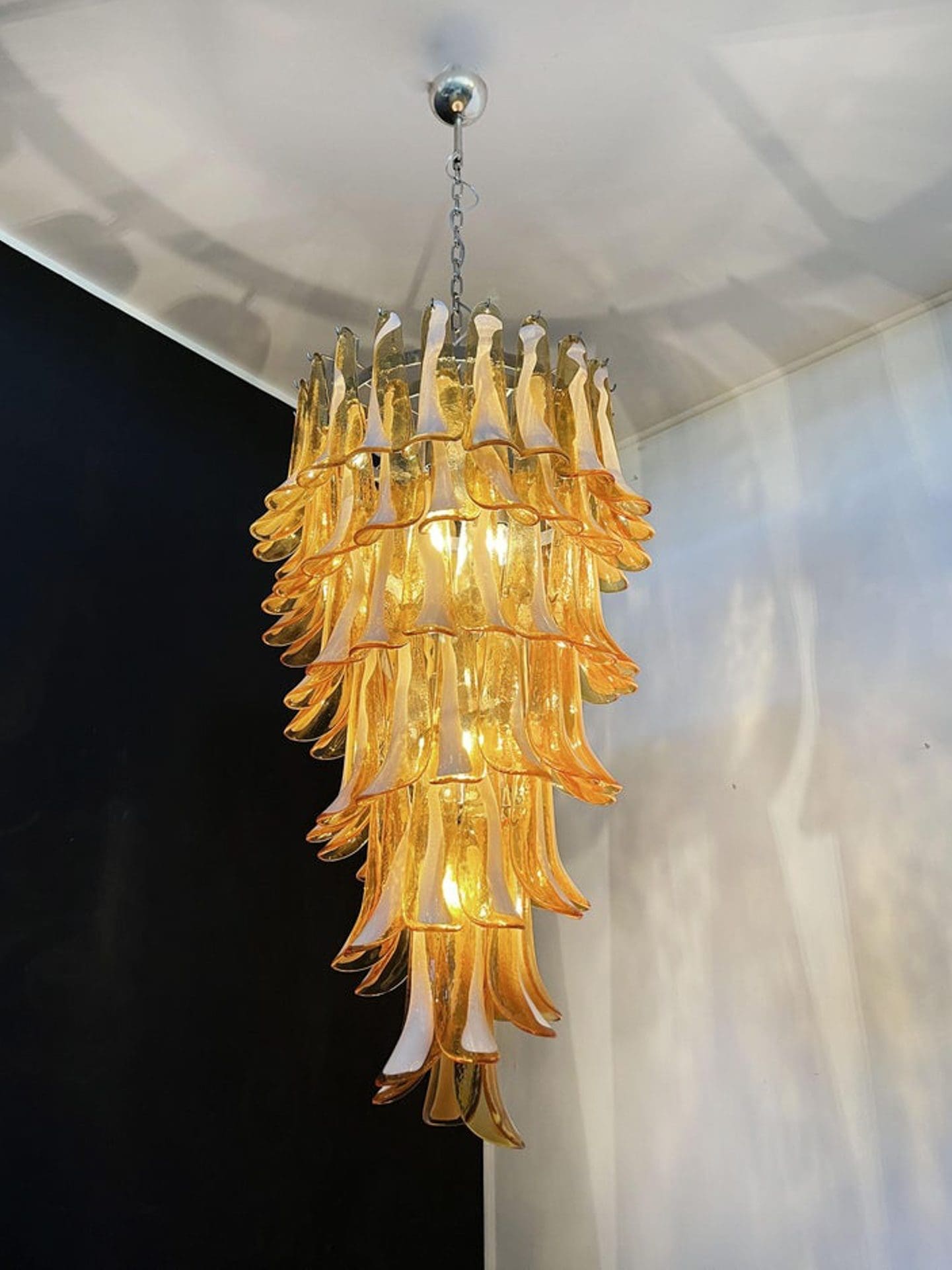 Murano Chandelier – 83 petals – Caramel - Zonesus