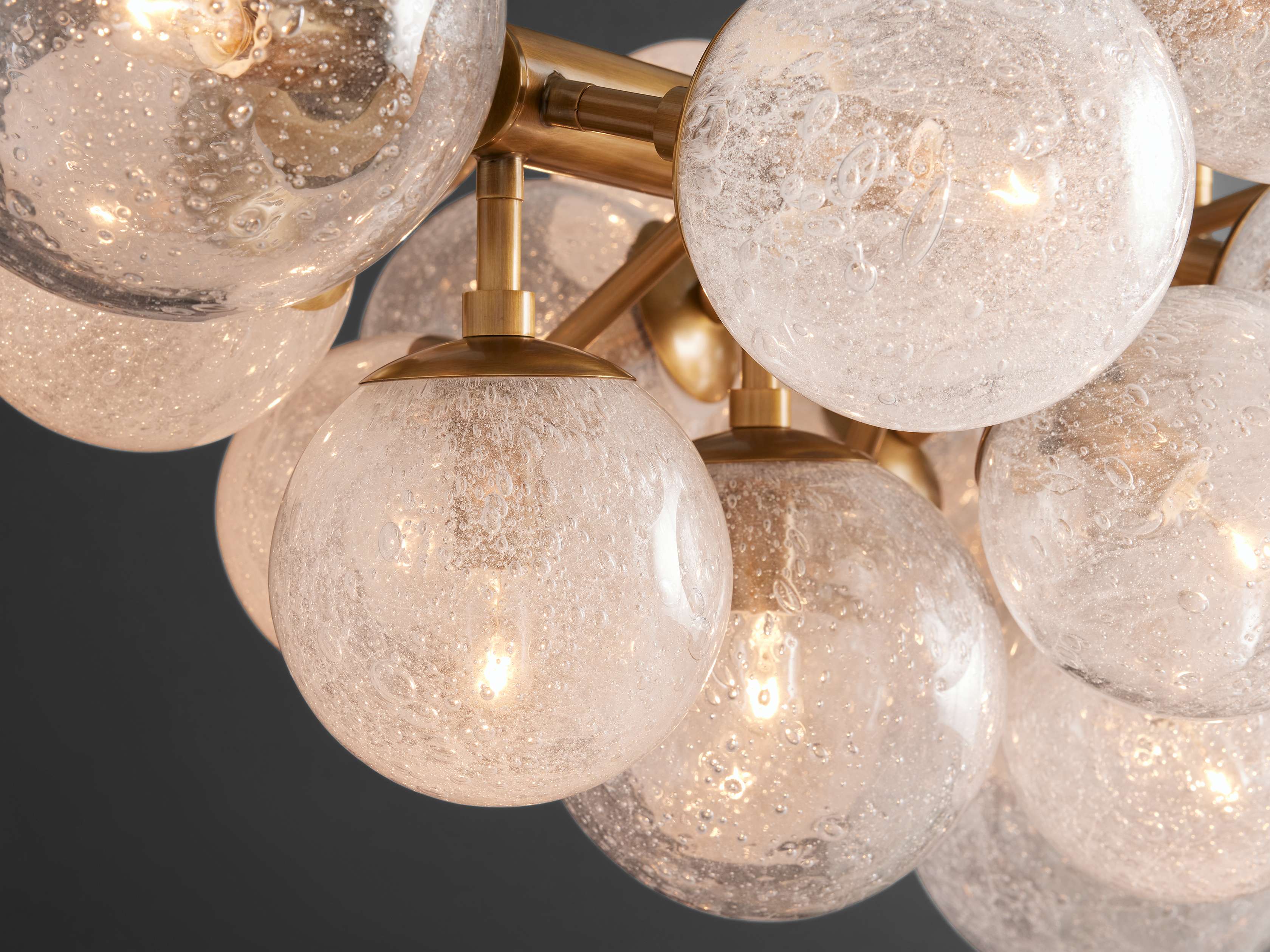 Mandoza Linear Chandelier - Zonesus