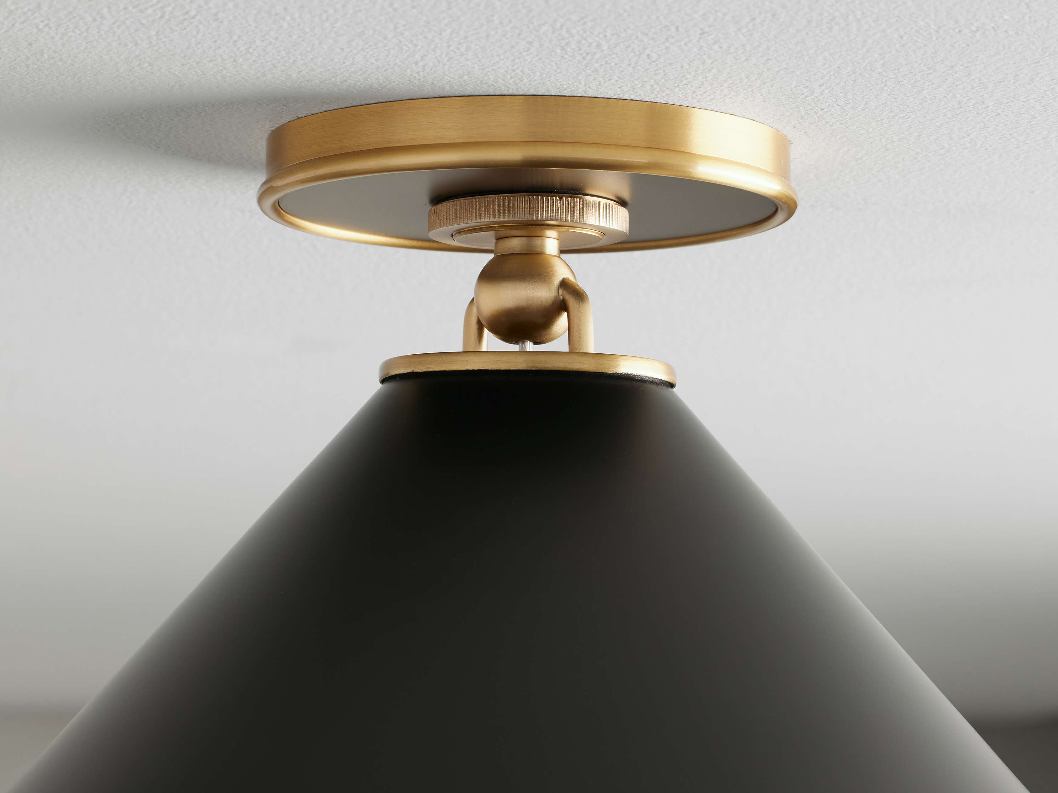 Arno Small Flushmount in Black - Zonesus