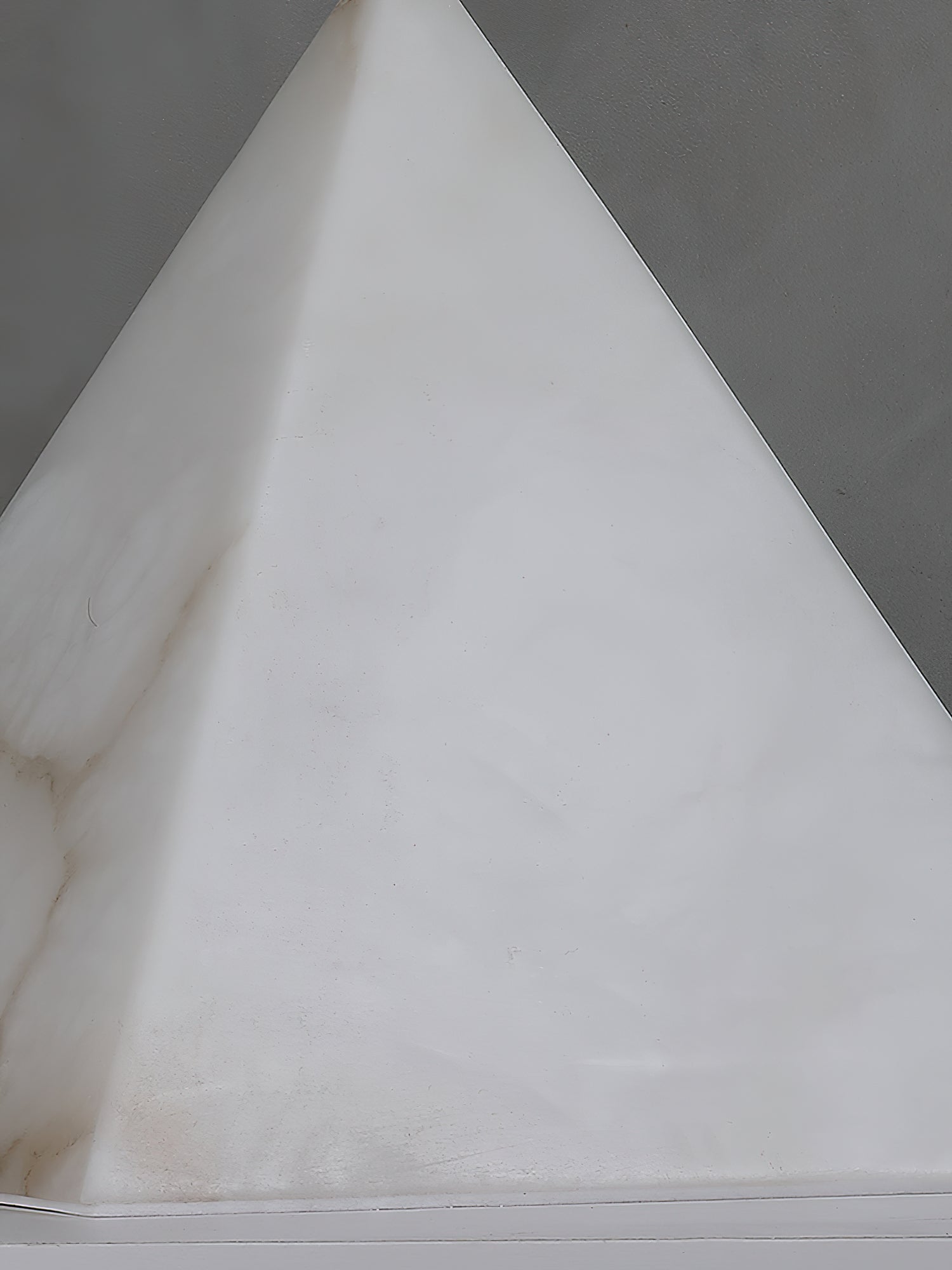 Alabaster Pyramid Table Lamp - Zonesus