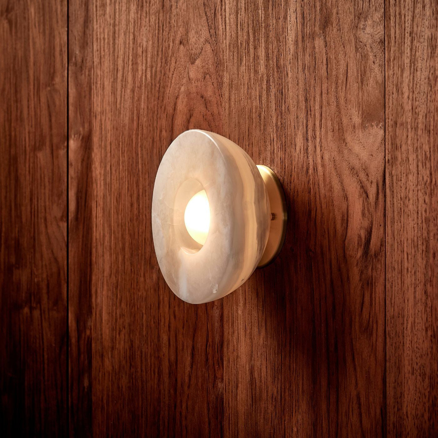Aurelia Surface Alabaster Sconce - Zonesus