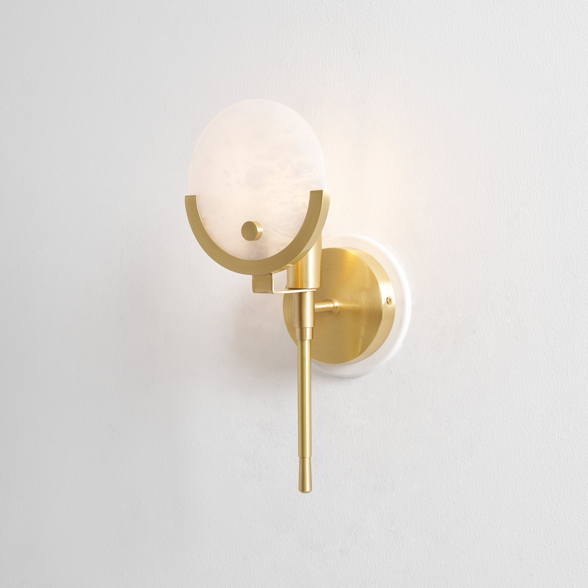 Ava Brass Alabaster Sconce - Zonesus