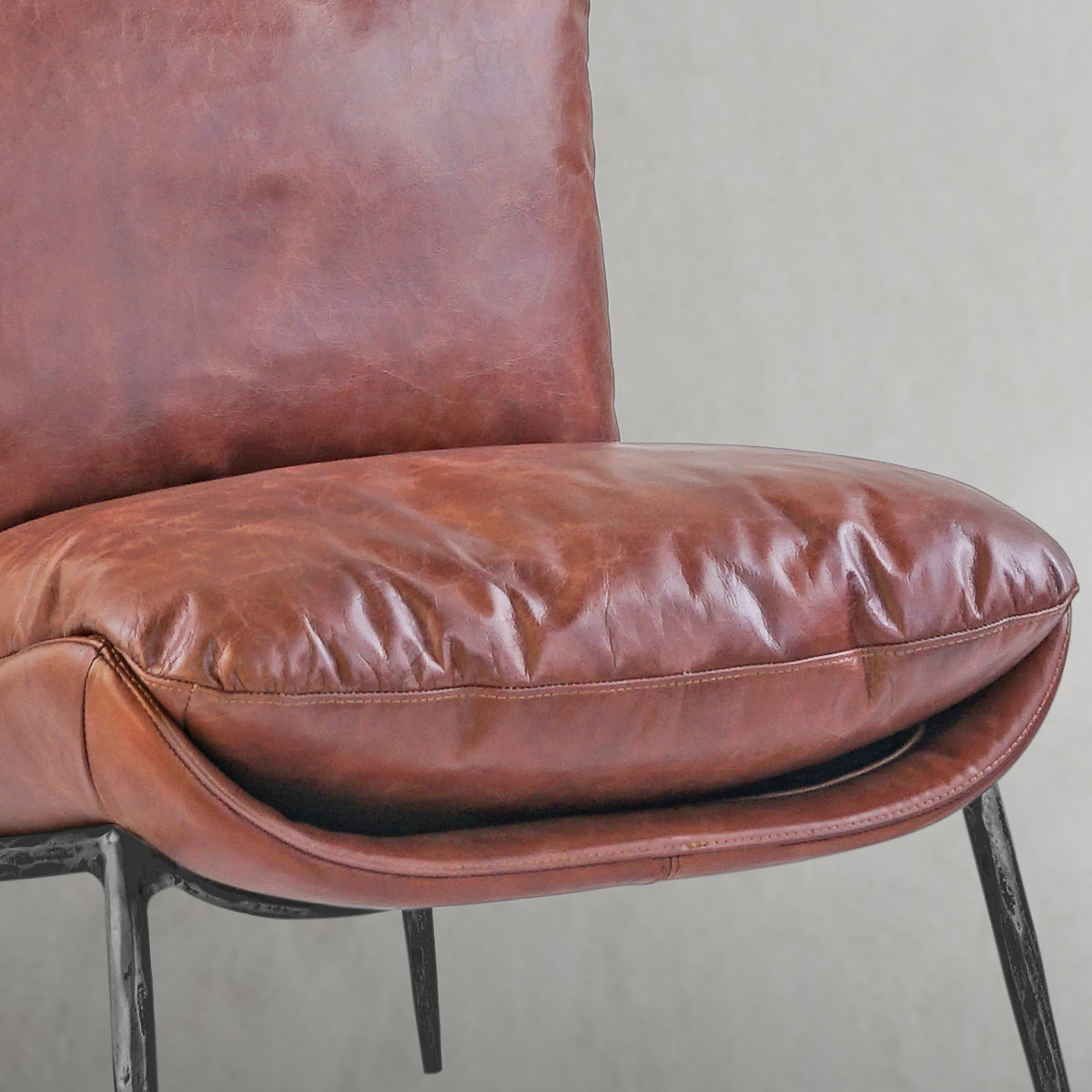 Thaddeo Vintage Leather Armrest Lounge Chair - Zonesus