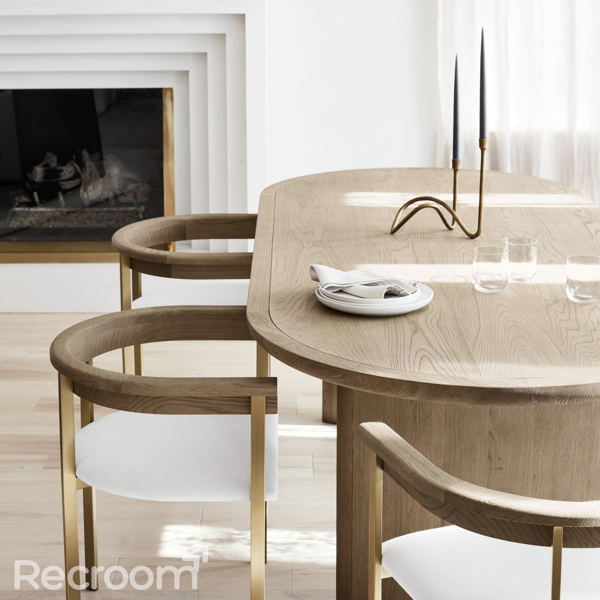 Radva Extendable Oval Dining Table - Zonesus