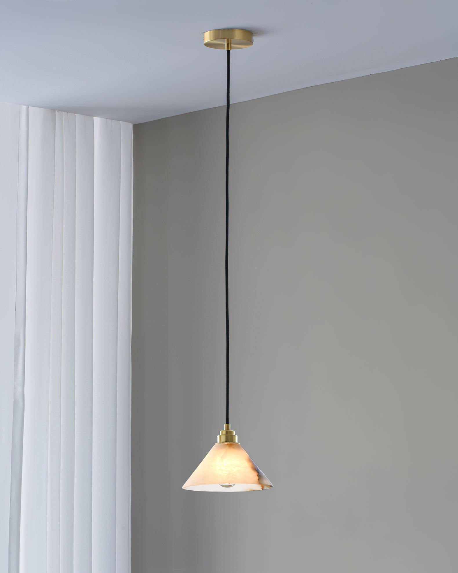 Conical Alabaster Brass Pendant Lamp - Zonesus