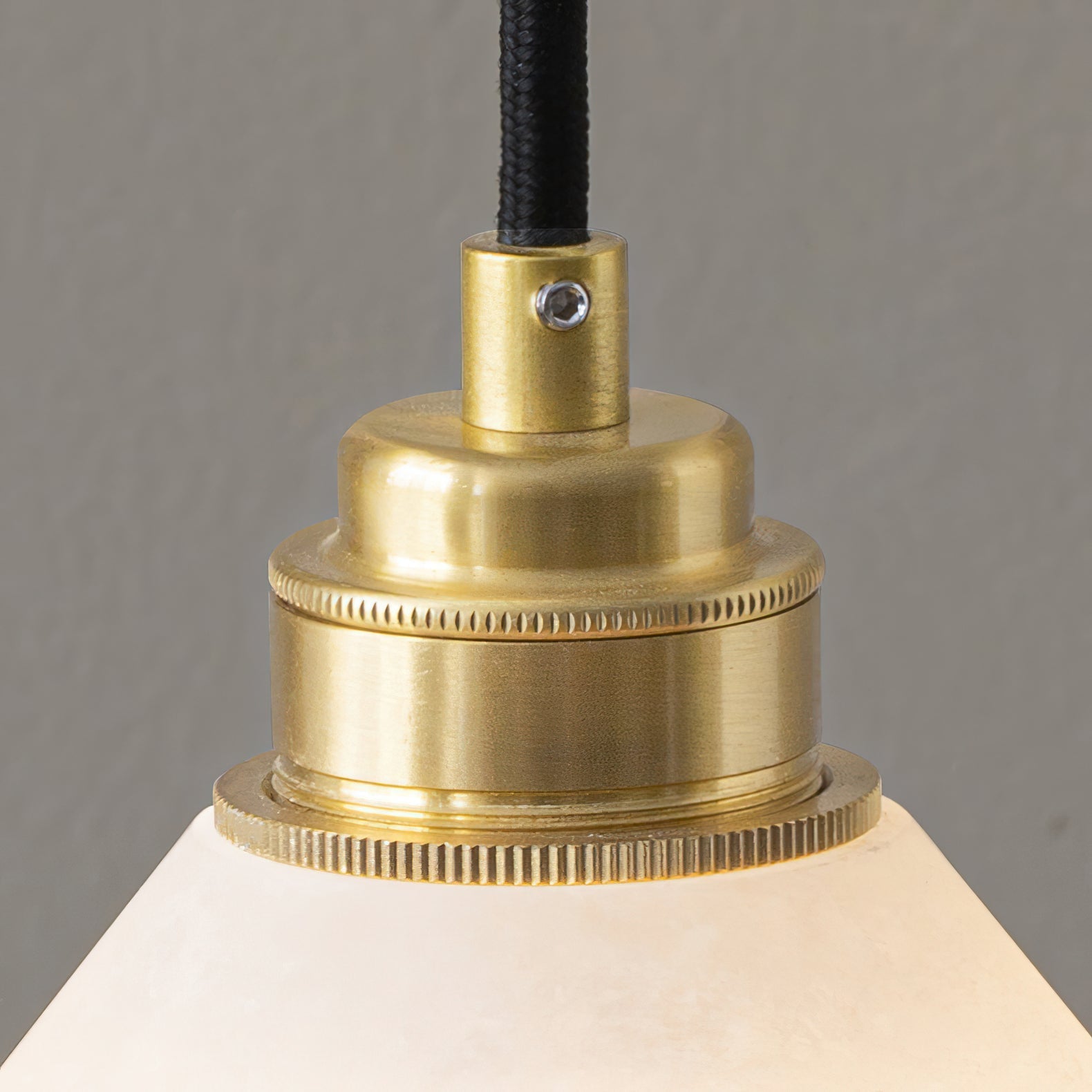 Conical Alabaster Brass Pendant Lamp - Zonesus