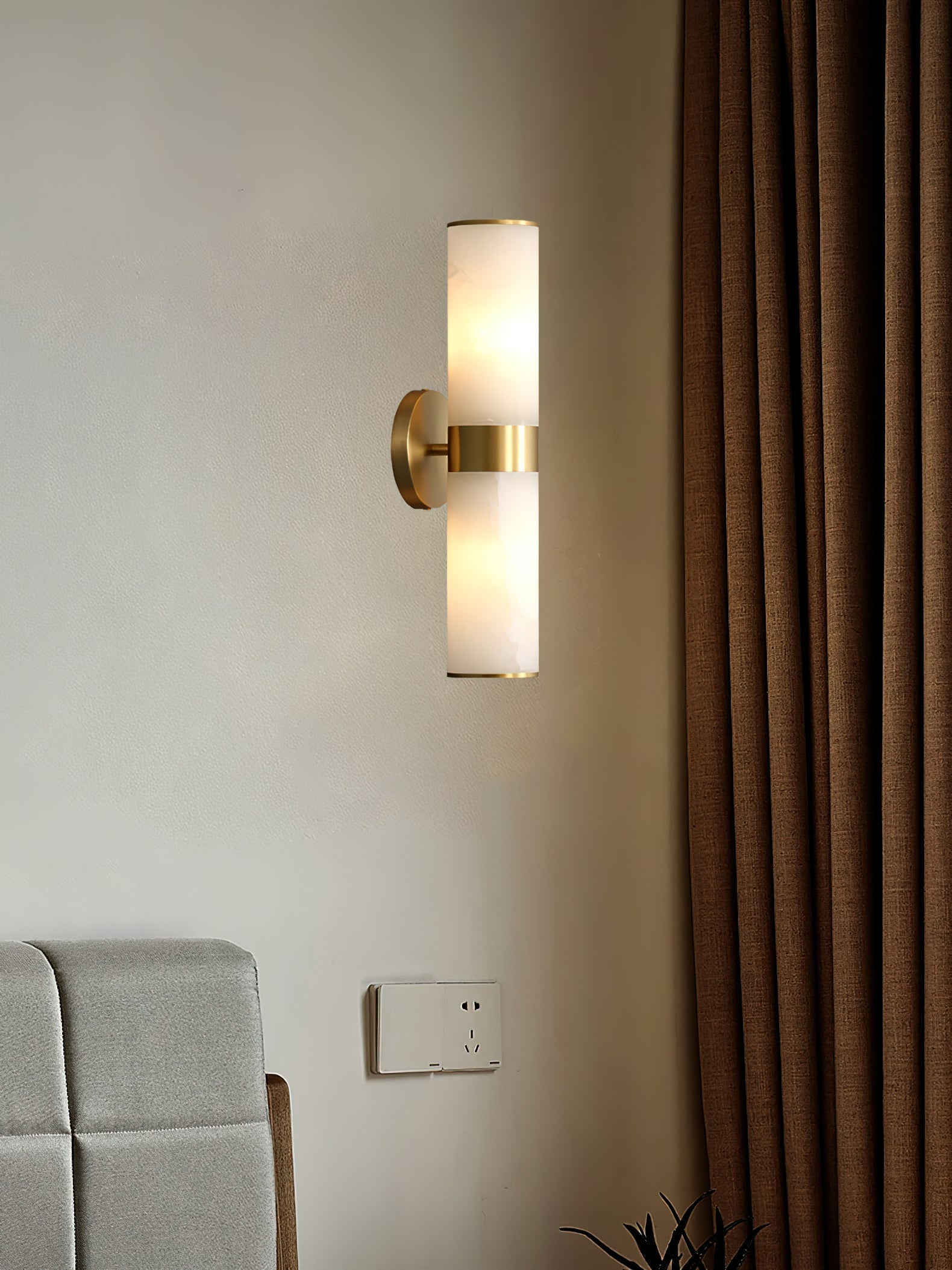Crestmoor Alabaster Vanity Sconce - Zonesus