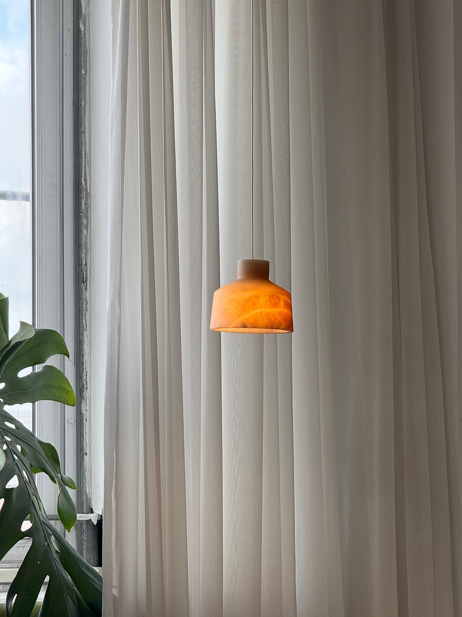 Etruscan Alabaster Pendant Lamp - Zonesus