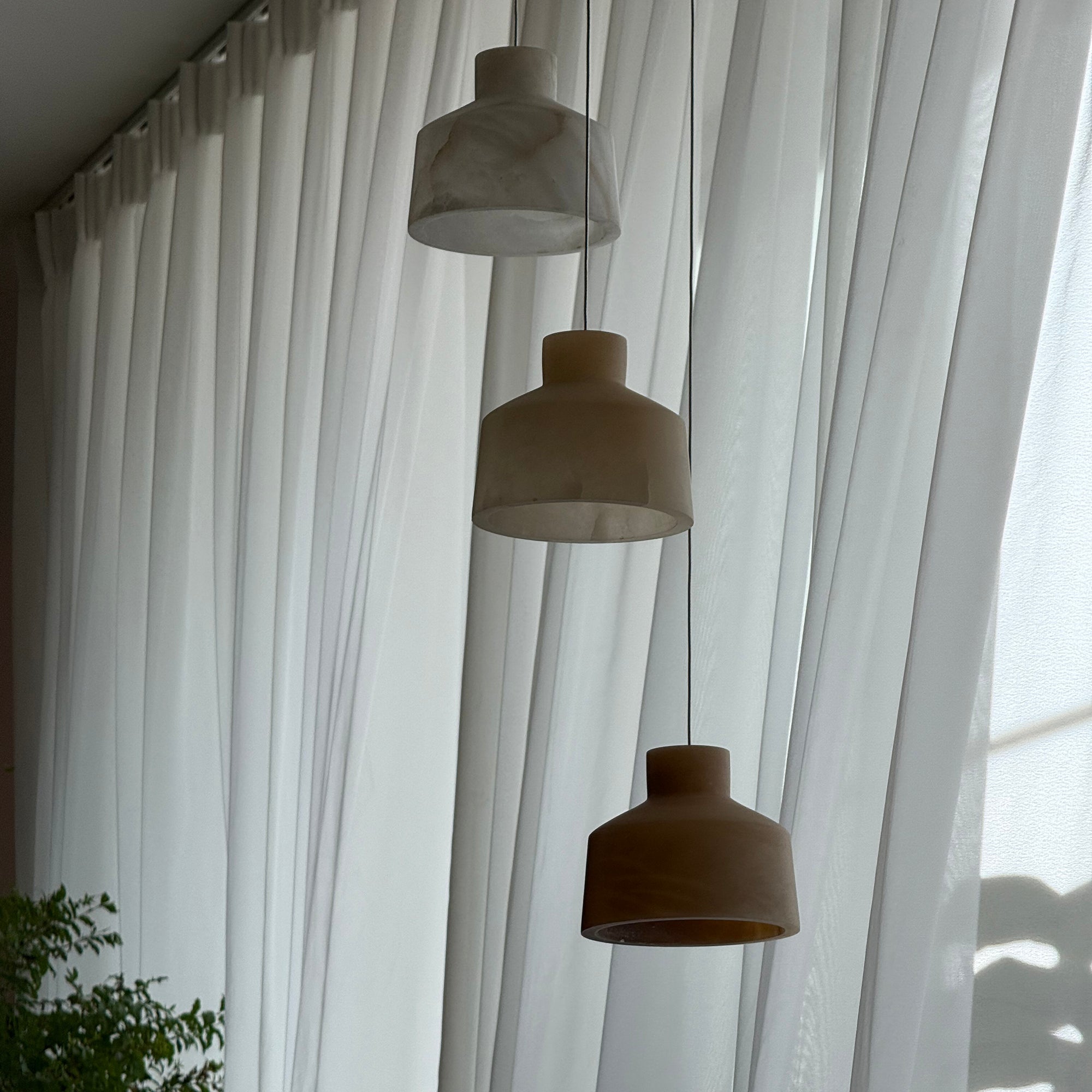 Etruscan Alabaster Pendant Lamp - Zonesus