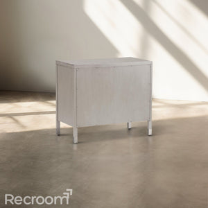 Vurmo Three-Drawer Chest - Zonesus