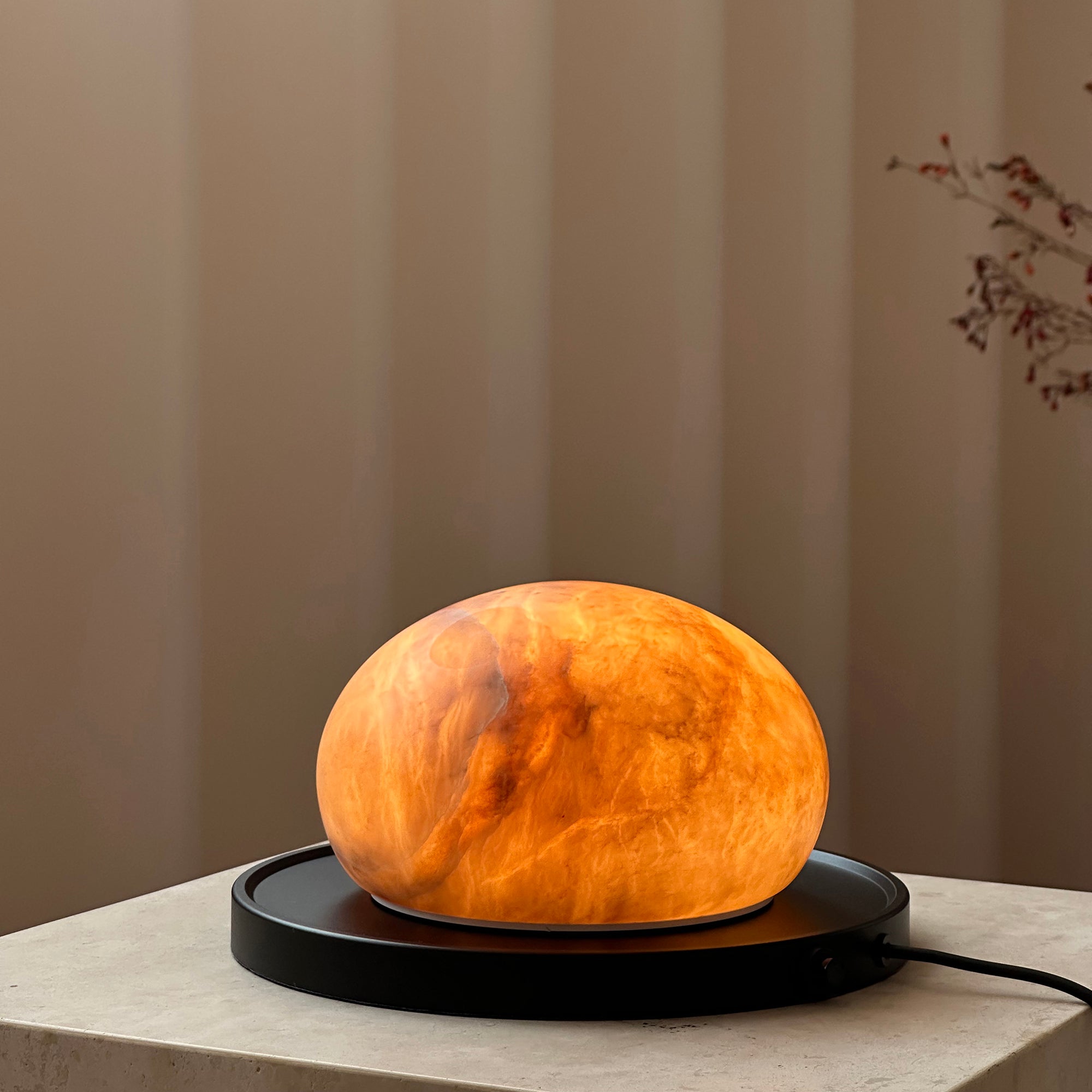 Bolita Alabaster Table Lamp - Zonesus