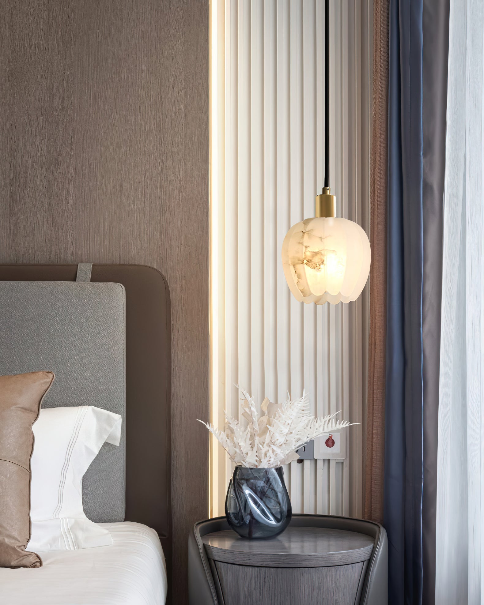 Lilin Alabaster Pendant Light - Zonesus