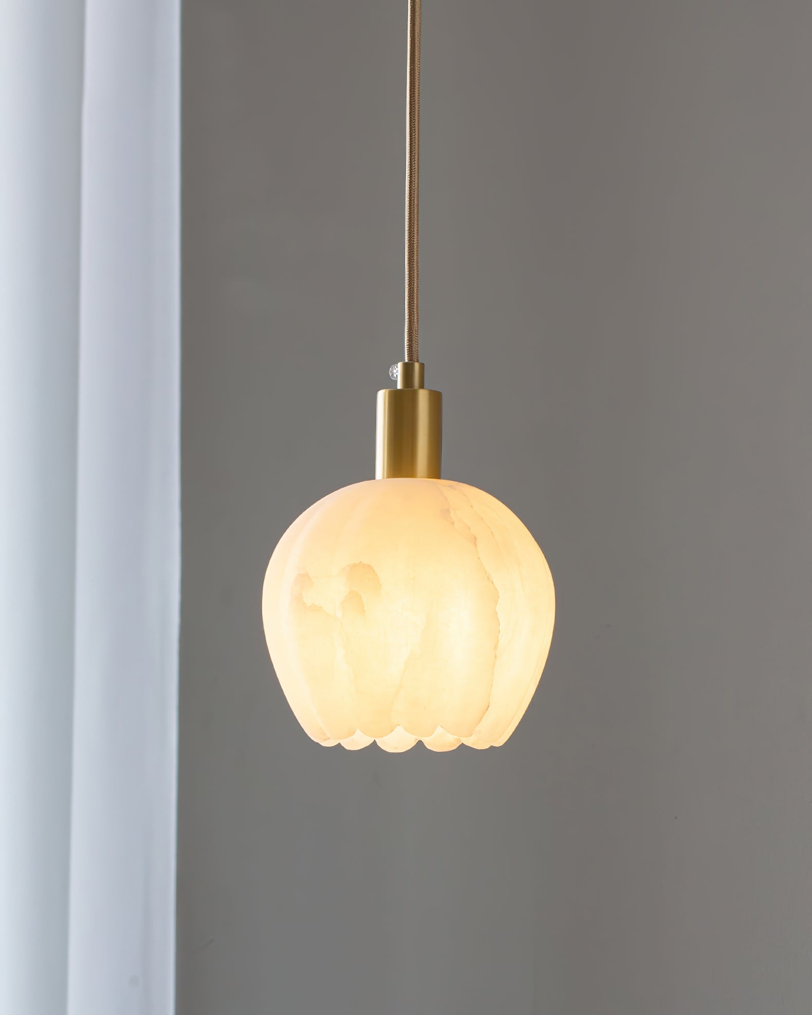 Lilin Alabaster Pendant Light - Zonesus