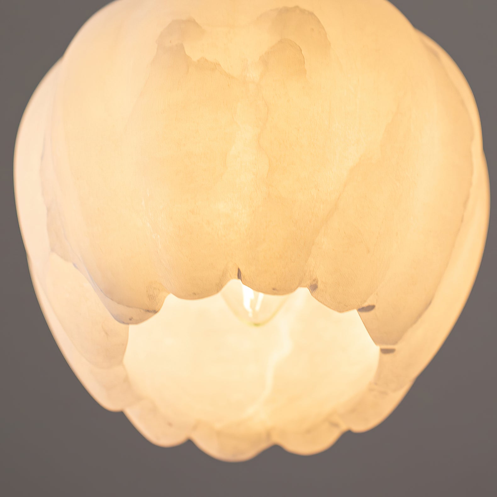 Lilin Alabaster Pendant Light - Zonesus