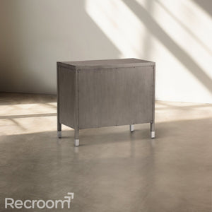 Vurmo Three-Drawer Chest - Zonesus