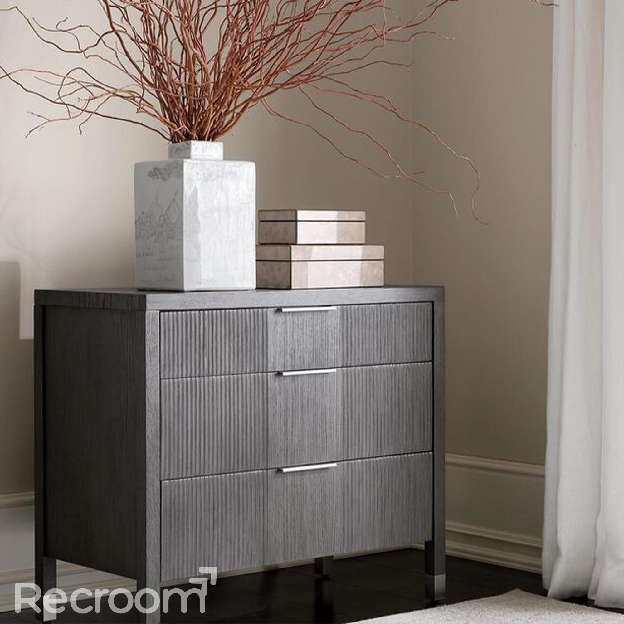 Vurmo Three-Drawer Chest - Zonesus