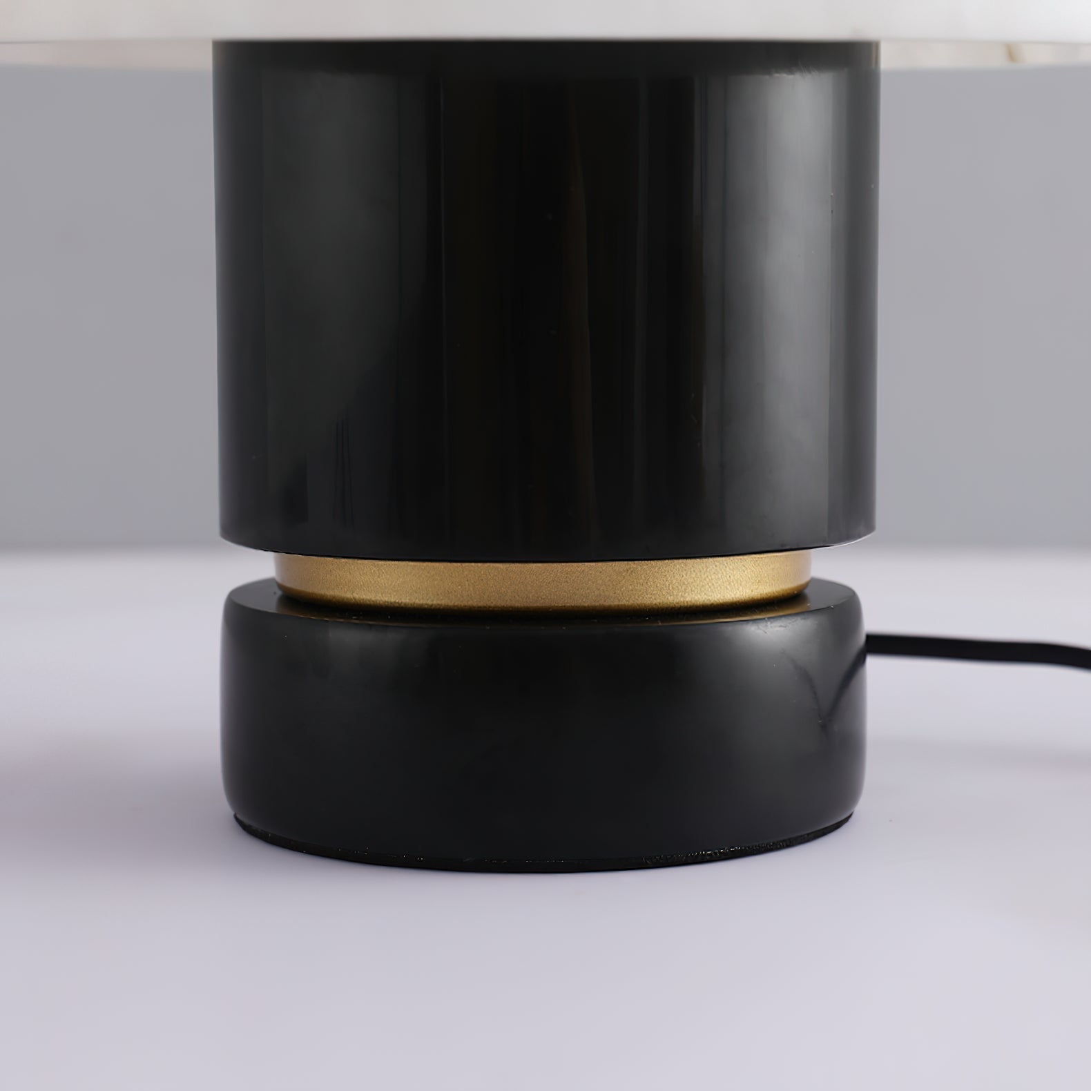 Outela Alabaster Table Lamp - Zonesus
