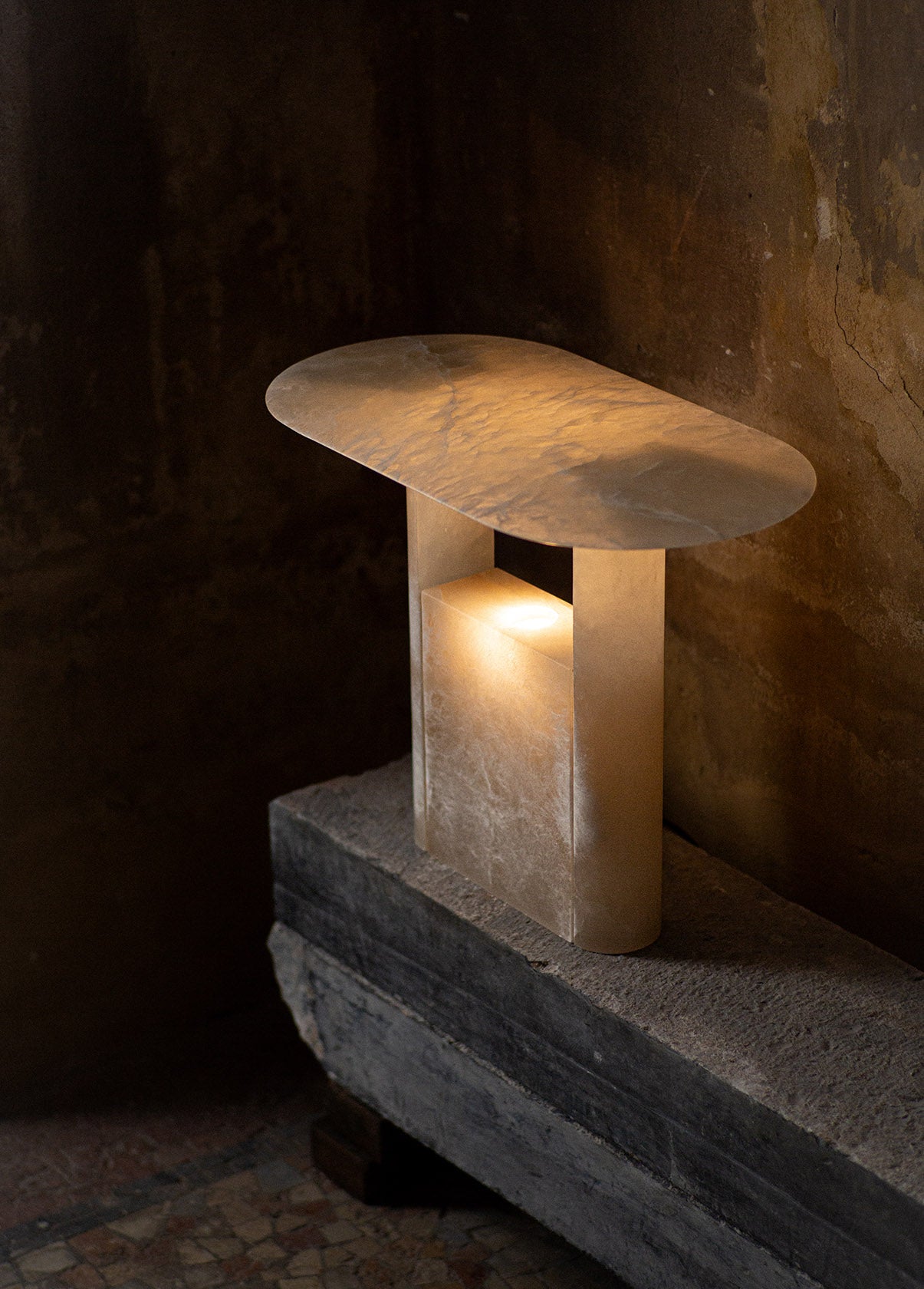Pagoda Alabaster Table Lamp - Zonesus