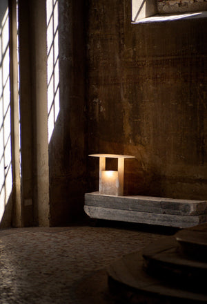 Pagoda Alabaster Table Lamp - Zonesus