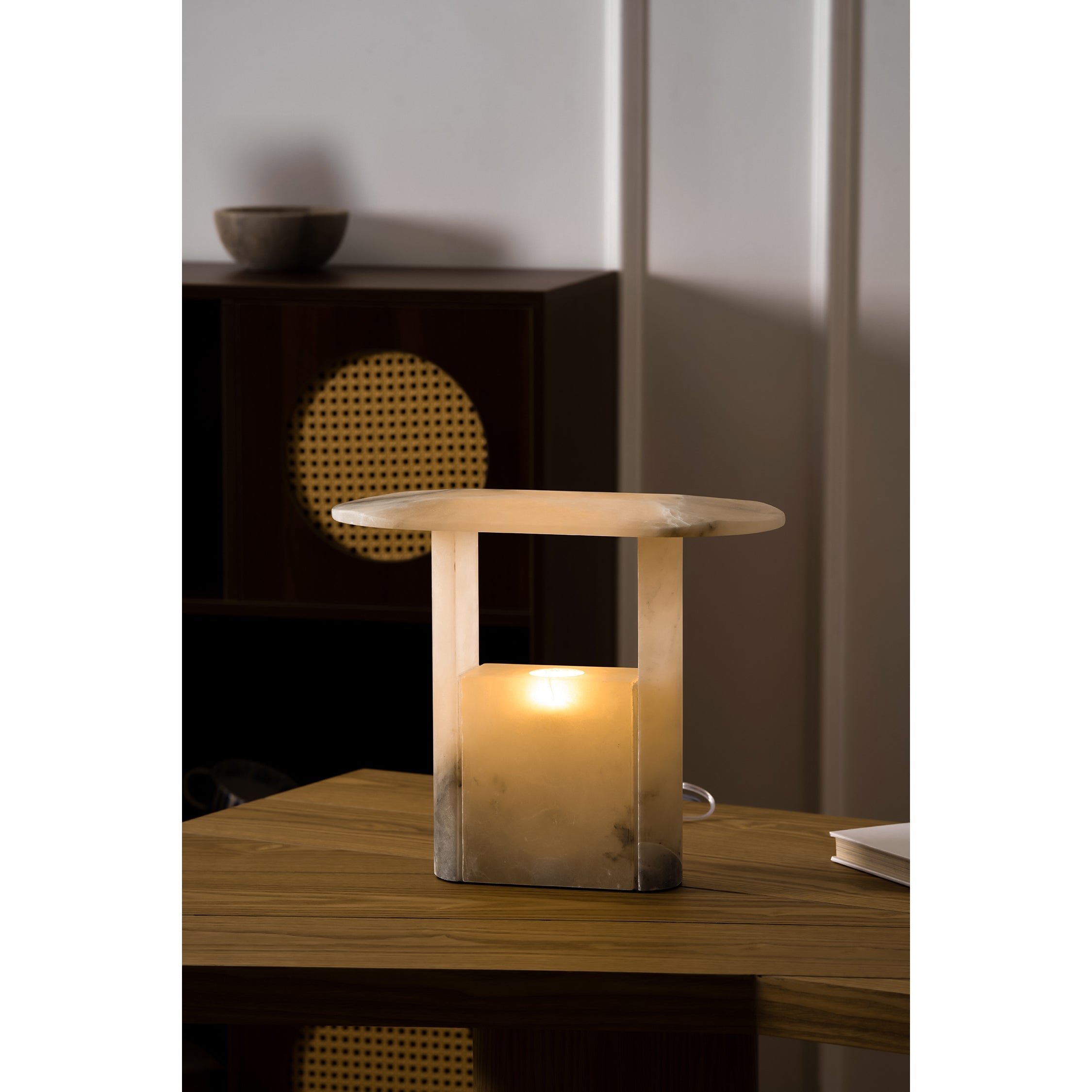 Pagoda Alabaster Table Lamp - Zonesus