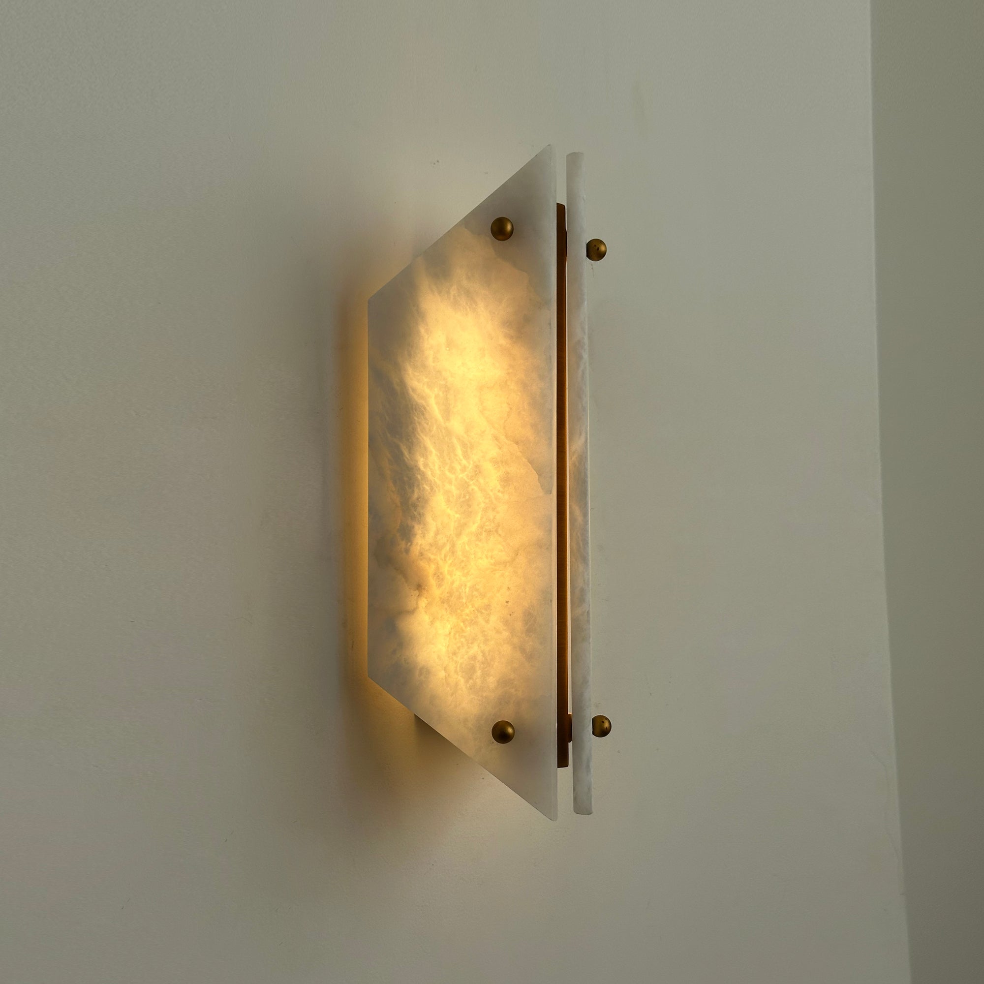 Vivien Alabaster Stone Wall Lamp - Zonesus