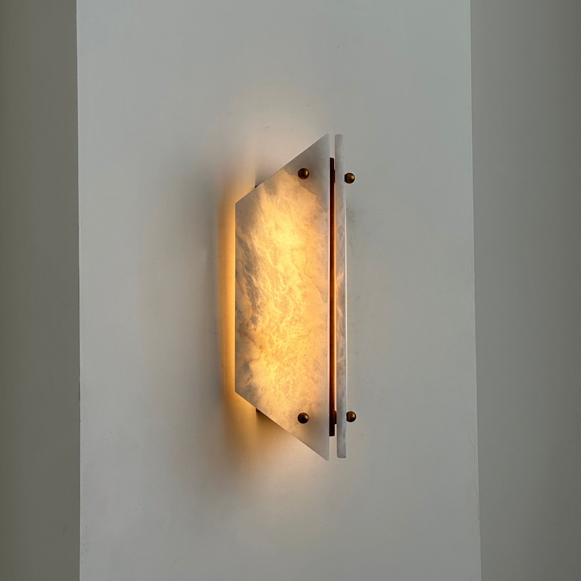 Vivien Alabaster Stone Wall Lamp - Zonesus