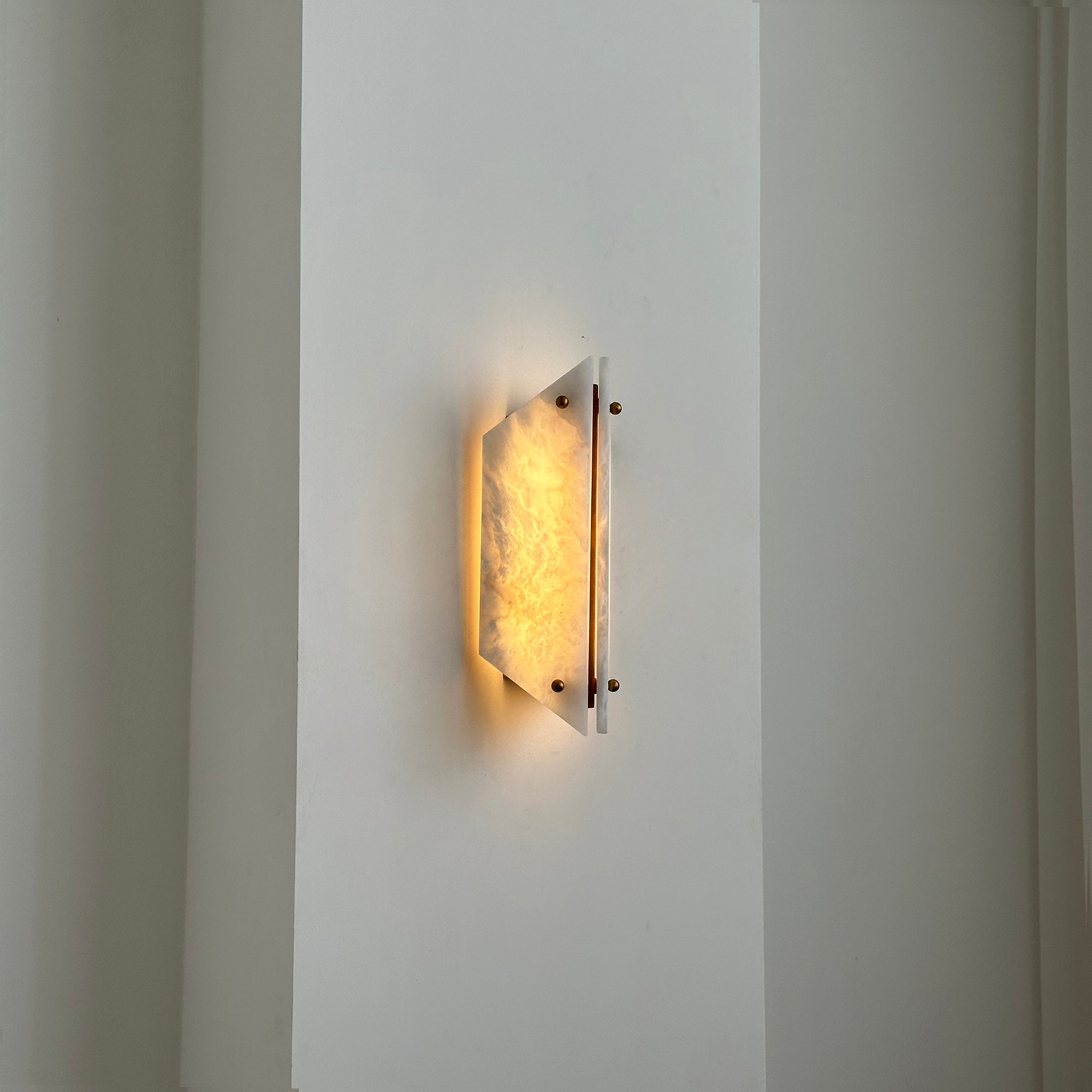 Vivien Alabaster Stone Wall Lamp - Zonesus