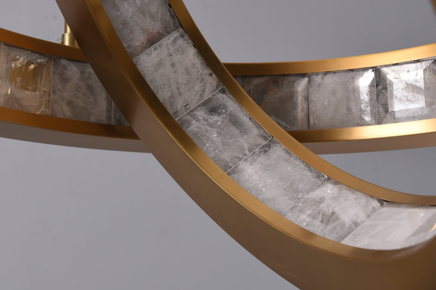 Rolantis -I Rock Crystal Pendant Brass - Zonesus